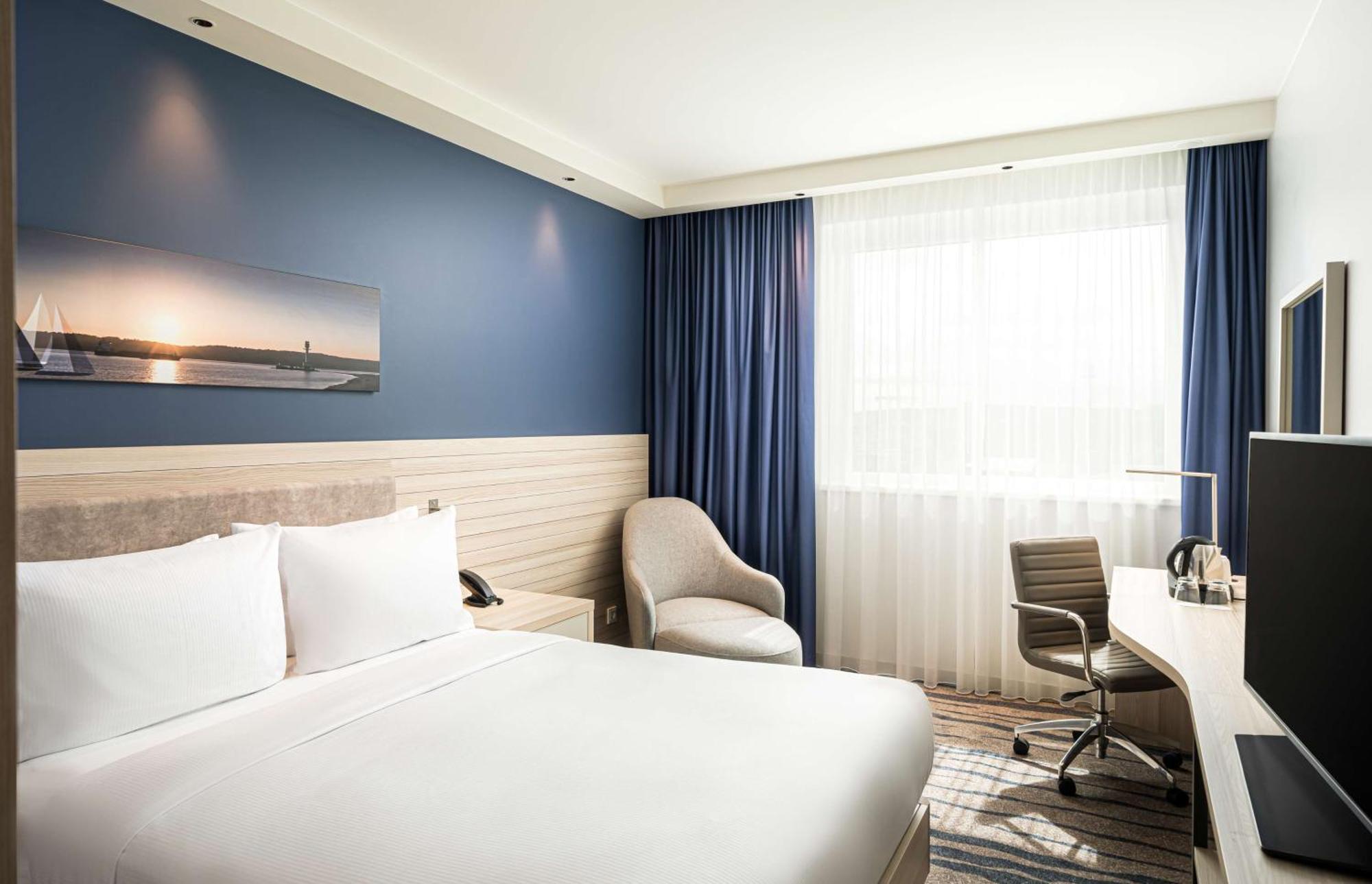 Queen Room Harbour View Non-Smoking