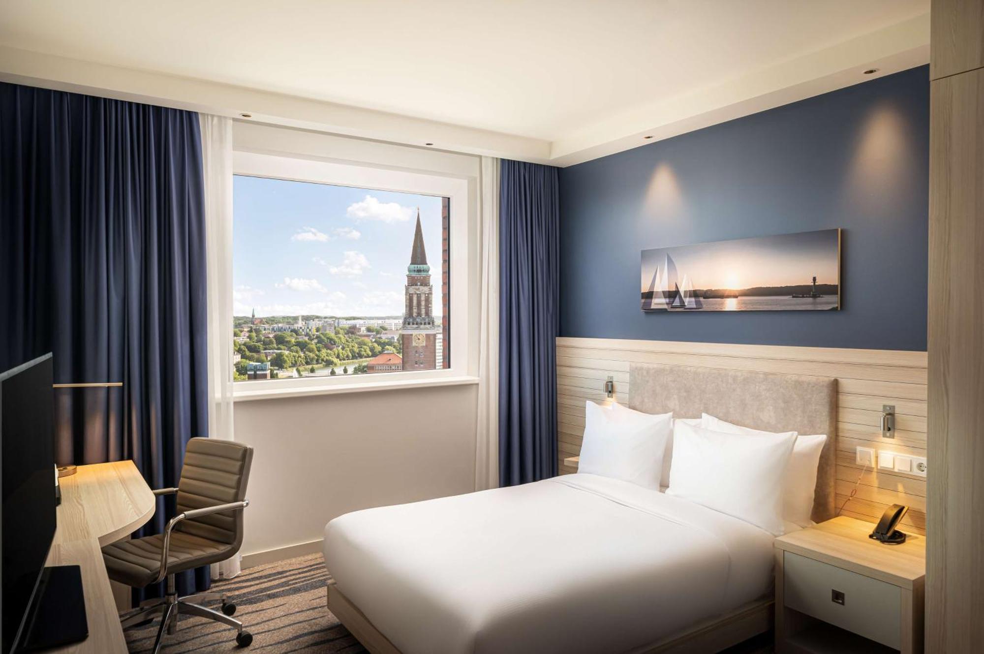Queen Room Harbour View Non-Smoking
