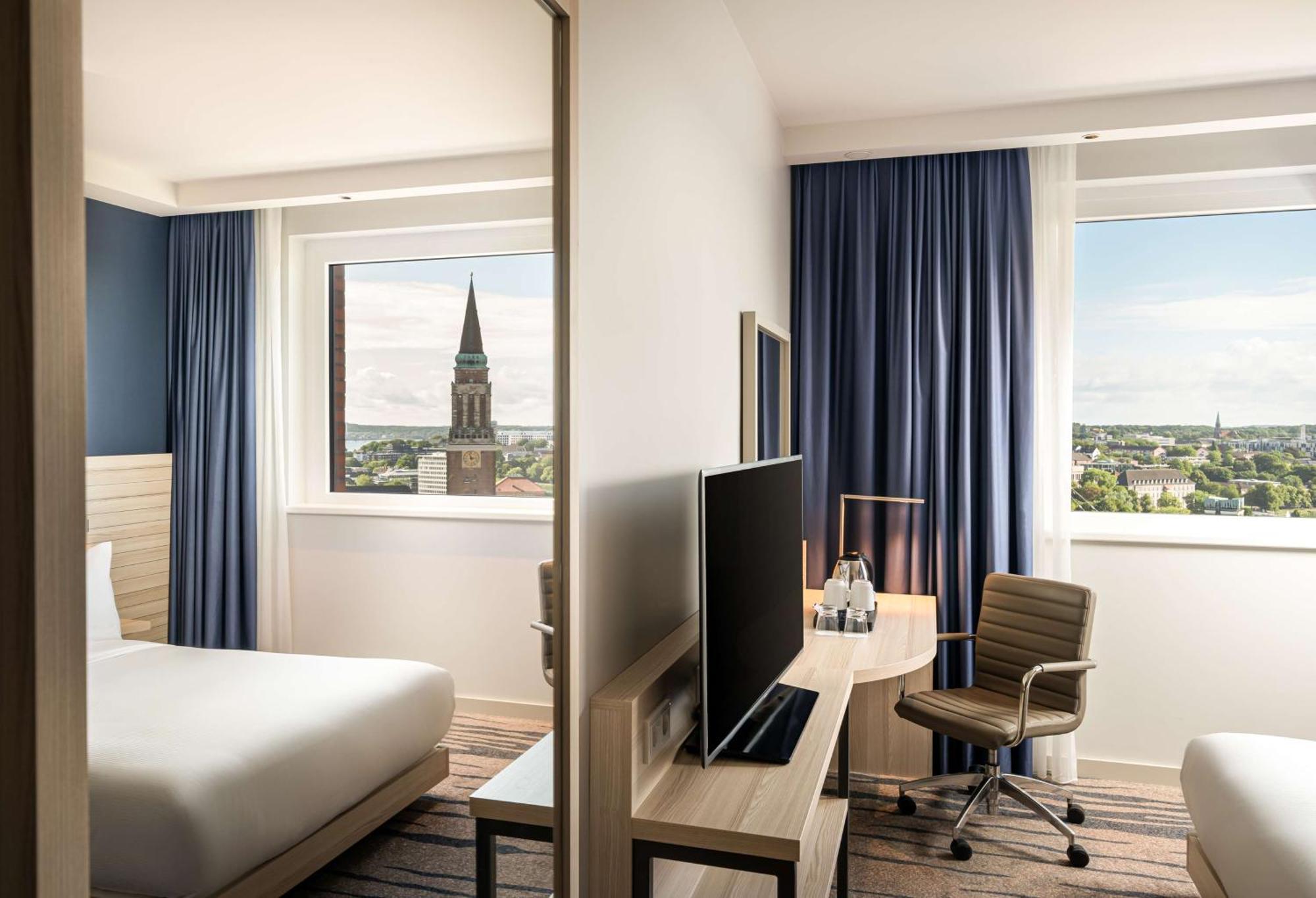 Queen Room Harbour View Non-Smoking